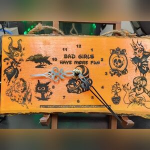 Evil queens Halloween clock